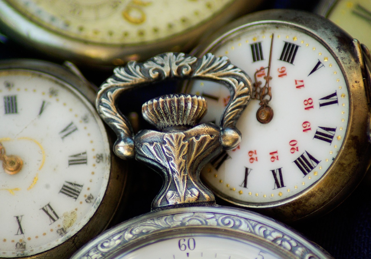 How to Identify Key Market Signals for Trading Success